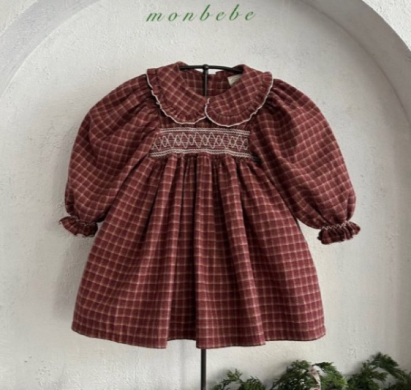 MONBEBE Merry smocked dress