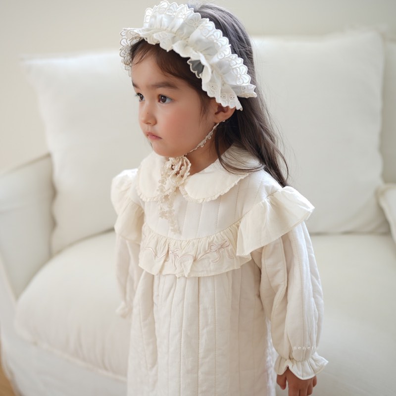 neneru Ribbon quilted dress · Ivory